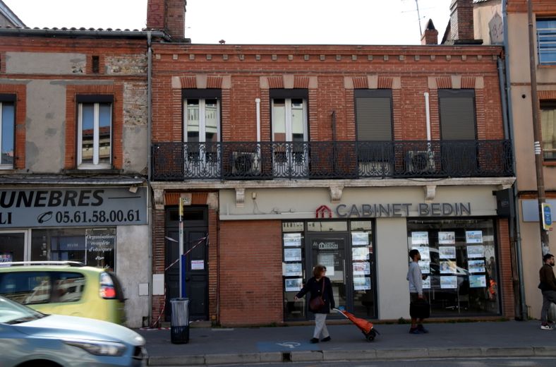 L'immeuble menaçant ruine.